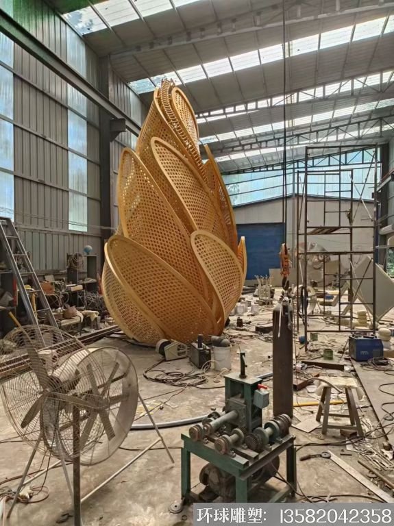 不銹鋼沖孔景觀雕塑1