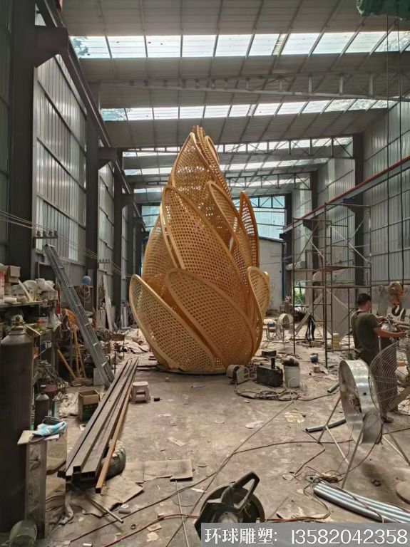 不銹鋼沖孔景觀雕塑2